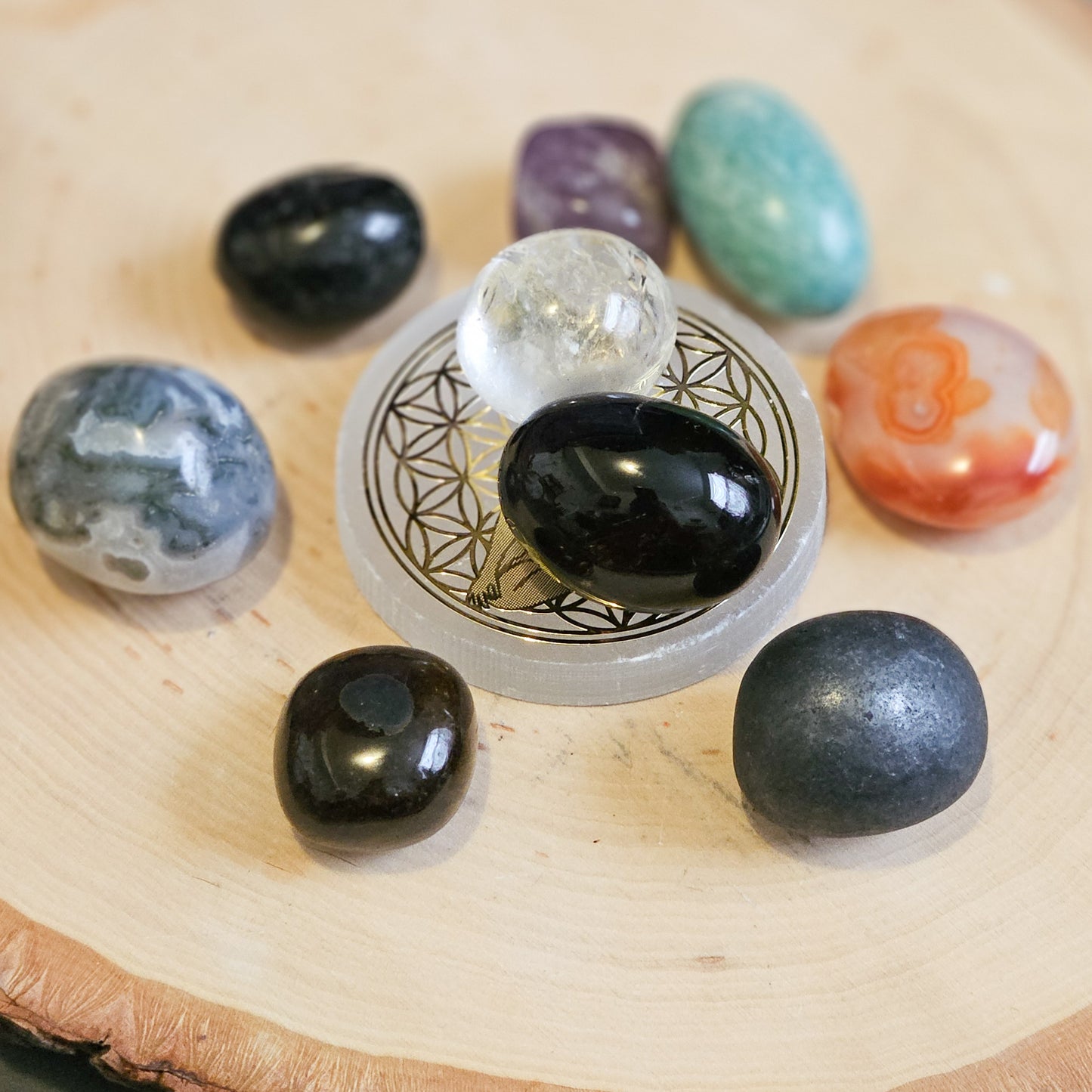 10 Essential Crystals Starter Kit - Meditation Stones - Tumbles - Selenite Charging Plate