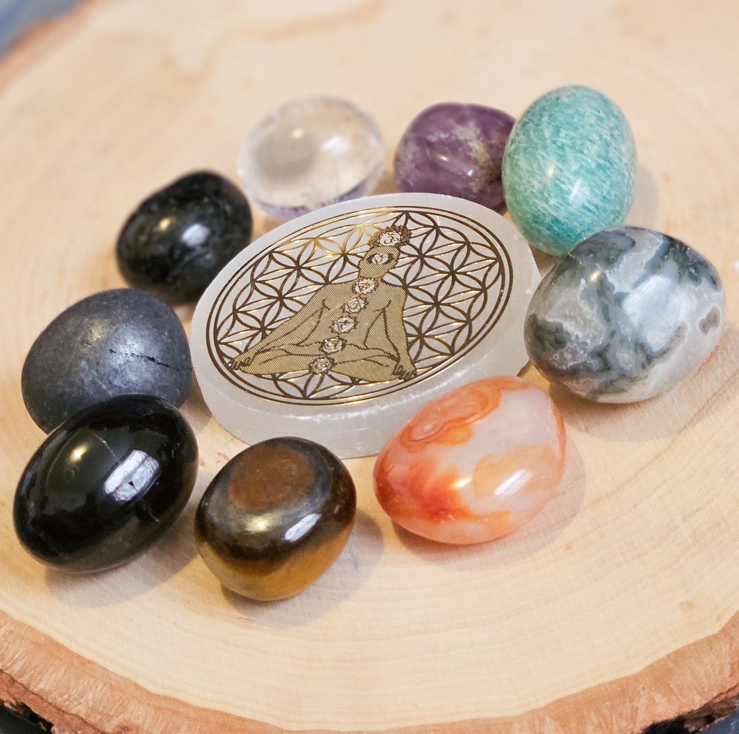 10 Essential Crystals Starter Kit - Meditation Stones - Tumbles - Selenite Charging Plate
