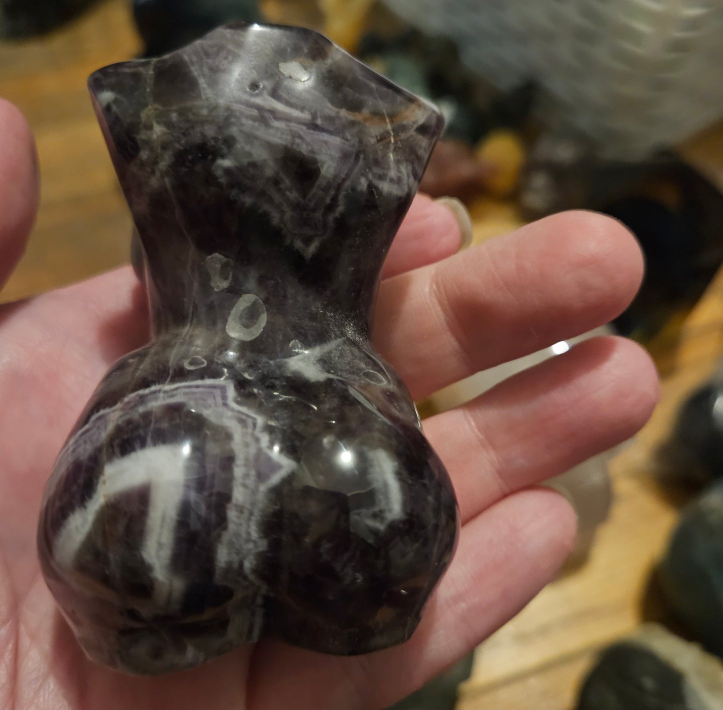 Curvy Goddess Body Statue Amethyst