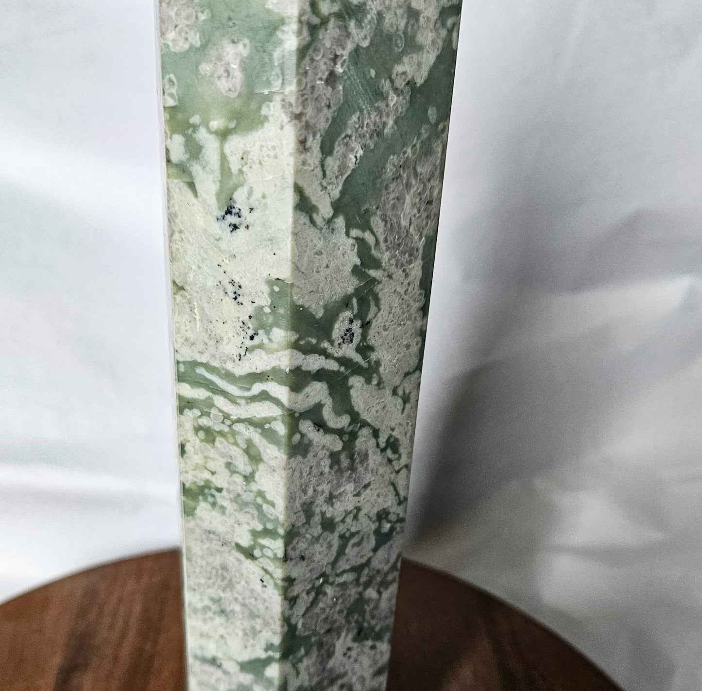 Peace Jade Tower (2 lbs 9 oz, 9.75") – Crystal Point for Harmony, Inner Healing & Emotional Balance | Polished Serpentine, Jade & White Quartz Tower for Calm Energy