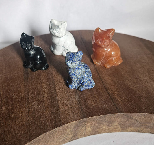 Sitting Cat Statue – Mixed Stones