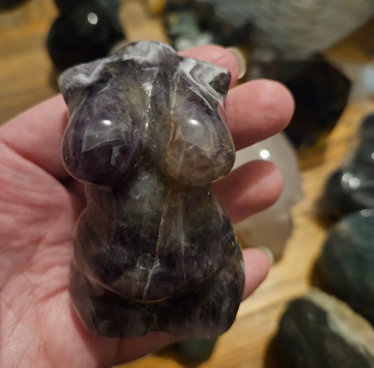 Curvy Goddess Body Statue Amethyst