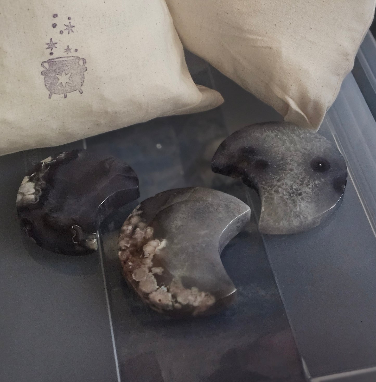 Black Flower Agate Moon